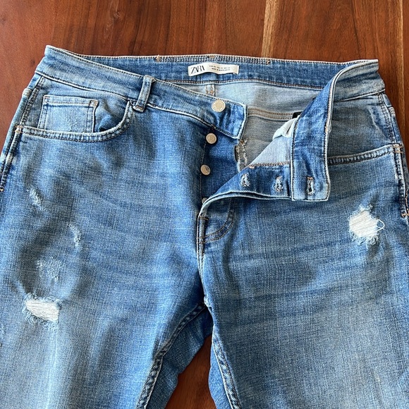 Zara Ripped Jeans - Picture 2 of 5